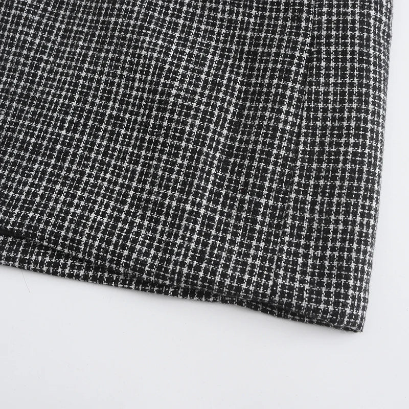 Men's Classic Plaid Blazer Jacket Notched Lapel With Button Closure