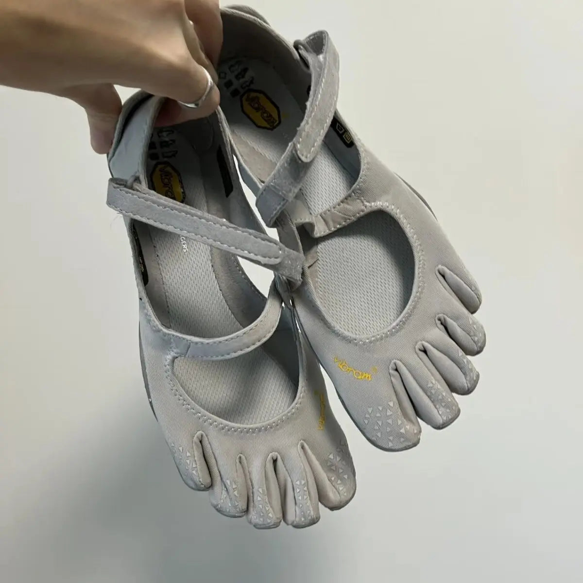 Five Toes Barefoot Shoes Unisex Lightweight Breathable Ankle Strap Sneakers