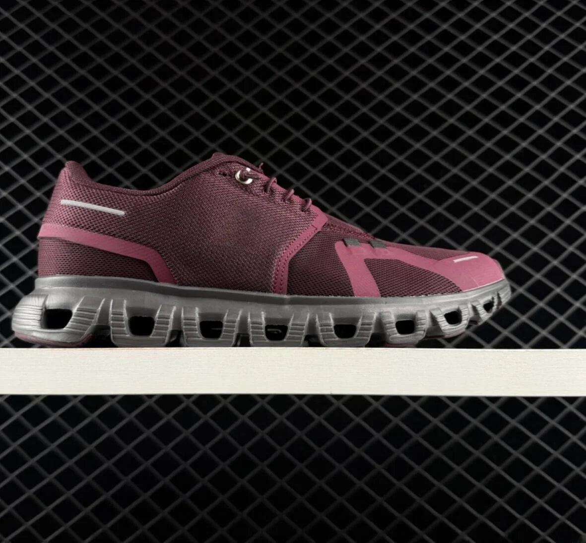 Cloudrift Slip Resistant Outdoor Walking Sneakers Unisex