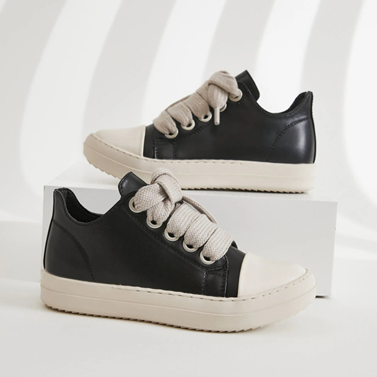 Men's Casual Lace Up Shoes Minimalist Flat Bottom Low Cut